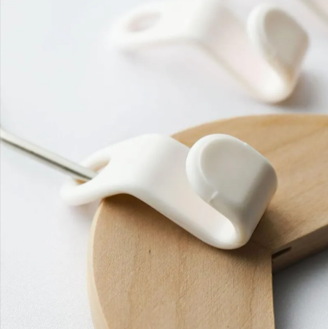 Space-Saving Stackable Hanger
